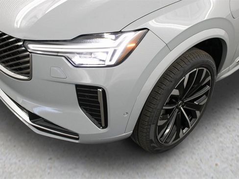 New 2025 Volvo XC90 T8 Plus w/ Protection Package Premier image 8