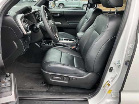 Used 2022 Toyota Tacoma Limited w/ Nightshade Package image 16