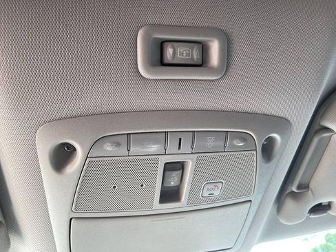 Used 2017 Nissan Pathfinder Platinum FWD image 19