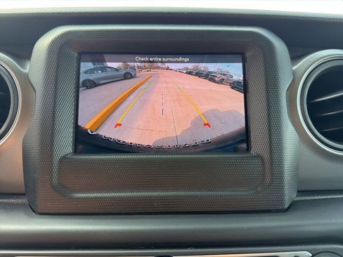 Used 2022 Jeep Wrangler Unlimited Sport image 18