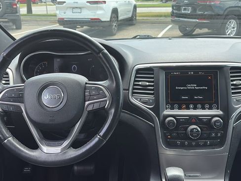 Used 2018 Jeep Grand Cherokee Limited image 12
