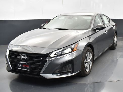 New 2025 Nissan Altima 2.5 S image 3