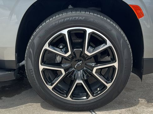 Used 2023 Chevrolet Tahoe RST w/ Luxury Package AWD/4WD image 32