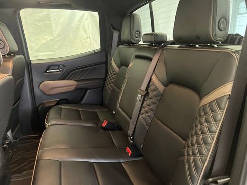 Used 2025 GMC Canyon Denali AWD/4WD image 39