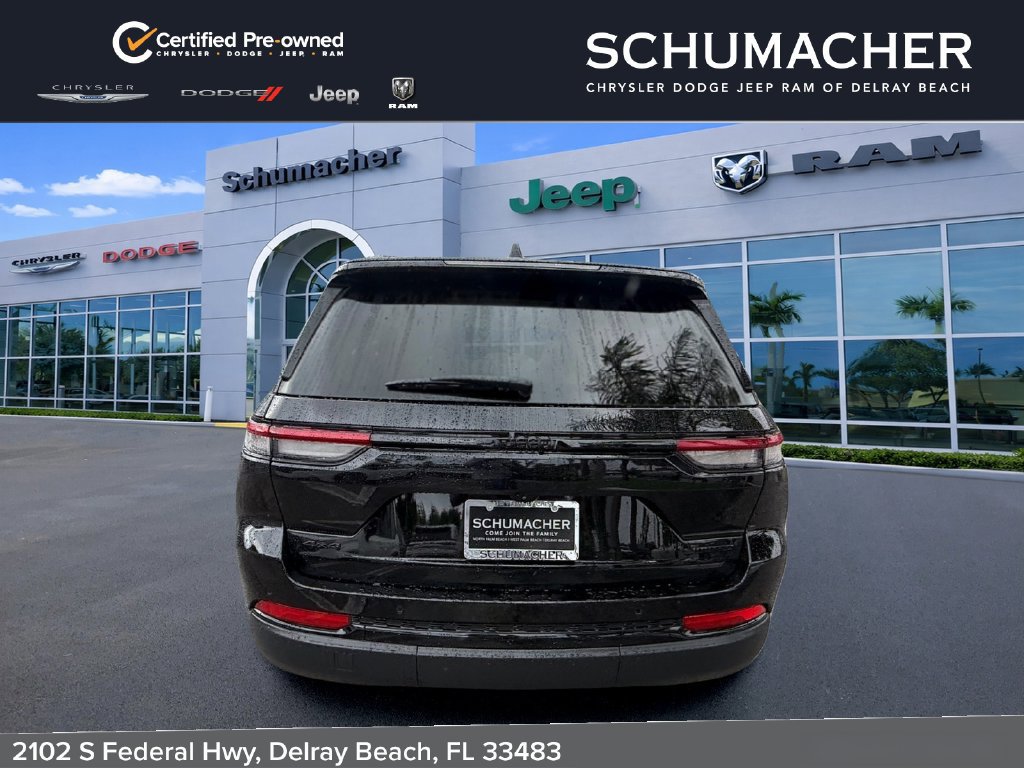 Used 2025 Jeep Grand Cherokee Limited w/ Black Appearance Package AWD/4WD image 6