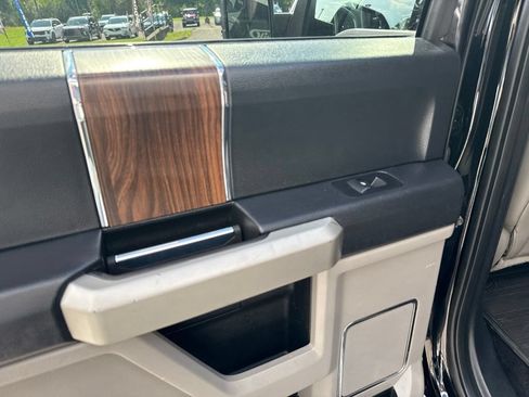 Used 2017 Ford F150 Lariat AWD/4WD image 24