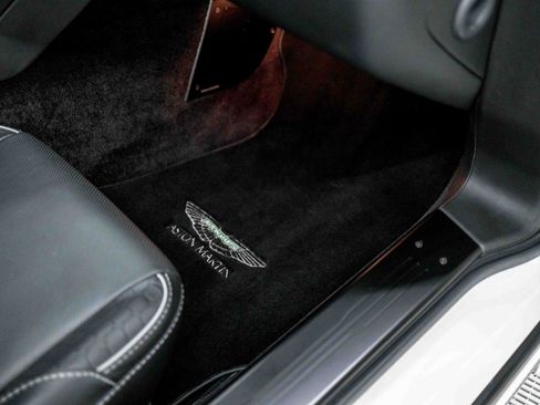 Used 2016 Aston Martin Vanquish Coupe image 41