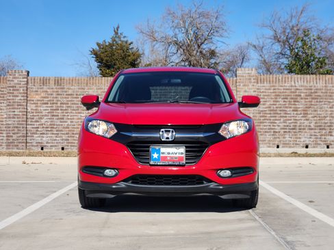 Used 2017 Honda HR-V EX image 2