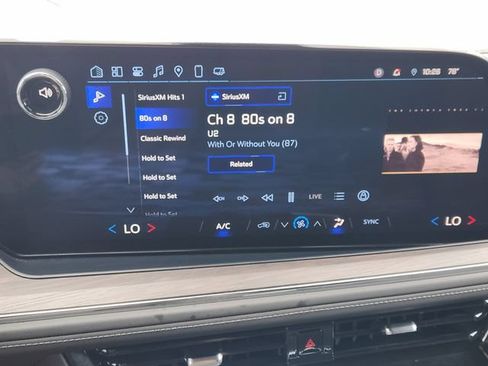 Used 2025 Chevrolet Suburban LS RWD image 4
