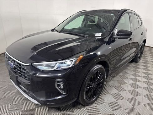 Used 2023 Ford Escape ST-Line Elite w/ Class II Trailer Tow Package AWD/4WD image 5