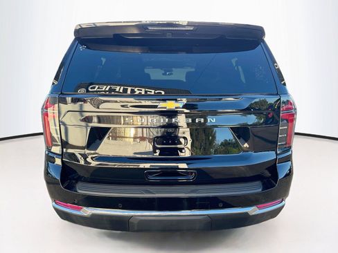 Used 2026 Chevrolet Suburban LS RWD image 4