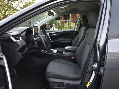 Used 2024 Toyota RAV4 XLE image 7