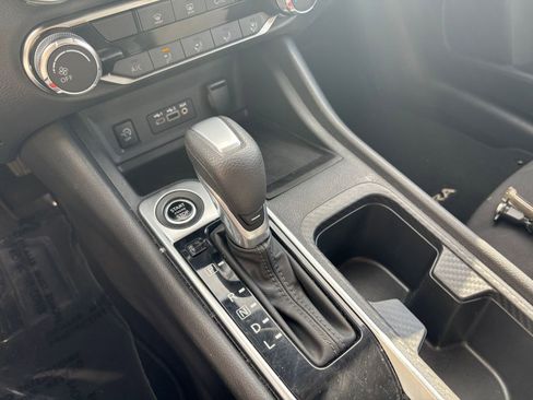 Used 2025 Nissan Sentra SV FWD image 39