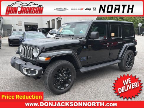 Used 2025 Jeep Wrangler Unlimited Sahara AWD/4WD image 1