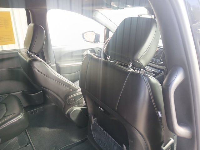 Used 2025 Chrysler Pacifica Select FWD image 20