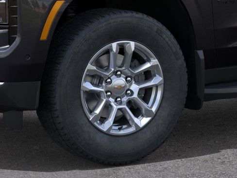New 2026 Chevrolet Suburban LT w/ Comfort Package AWD/4WD image 9