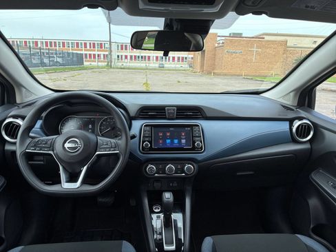 Used 2025 Nissan Versa SV FWD image 30
