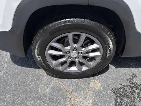 Certified 2024 GMC Terrain SLT FWD image 39