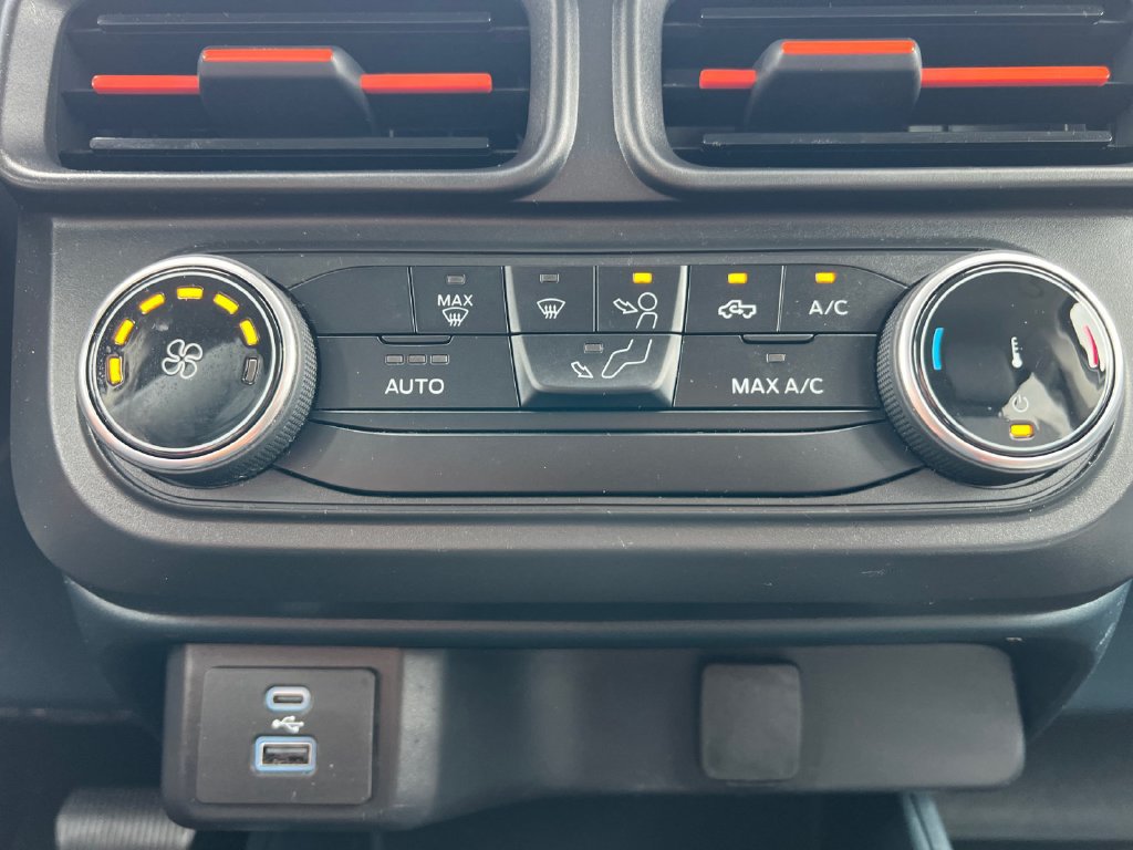 Used 2023 Ford Maverick XLT FWD image 4