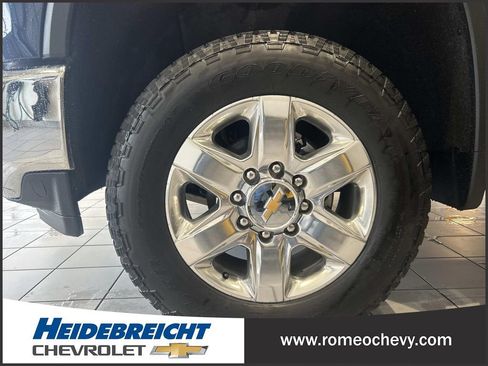 Used 2023 Chevrolet Silverado 2500 LTZ w/ LTZ Convenience Package AWD/4WD image 7
