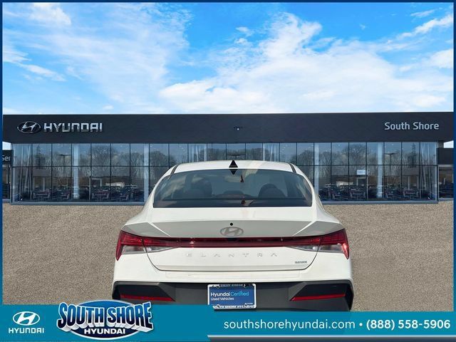 Certified 2024 Hyundai Elantra Blue FWD image 7