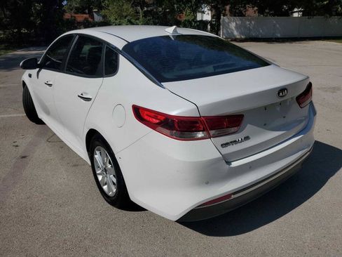 Used 2018 Kia Optima LX w/ Convenience Package FWD image 4