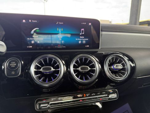 Used 2020 Mercedes-Benz CLA 250 image 14