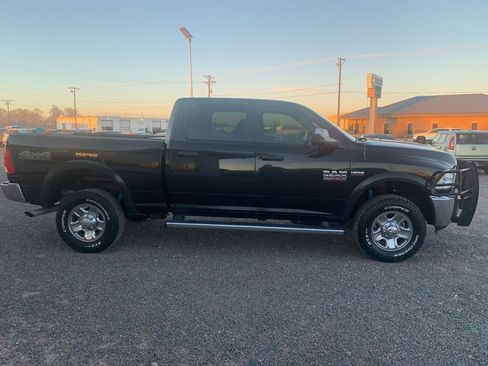 Used 2018 RAM 2500 Tradesman w/ Chrome Appearance Group image 4