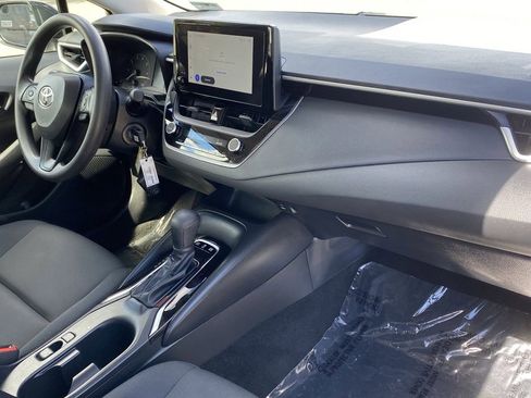 Certified 2025 Toyota Corolla LE FWD image 18