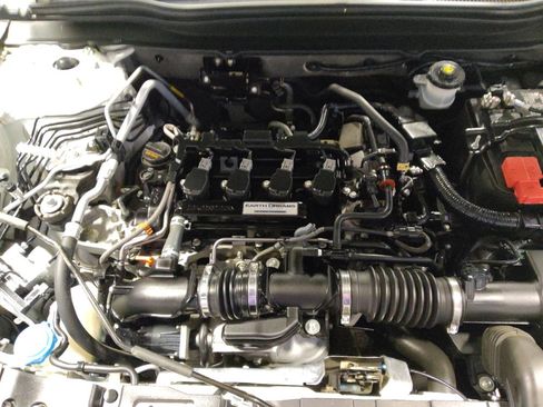 Used 2018 Honda Accord LX image 30