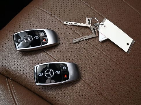 Used 2023 Mercedes-Benz E 450 4MATIC Sedan image 39