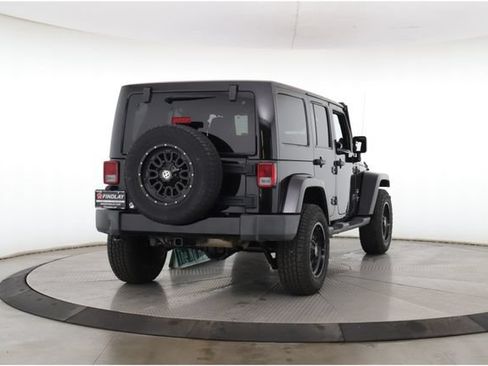 Used 2014 Jeep Wrangler Unlimited Sahara w/ Connectivity Group AWD/4WD image 7