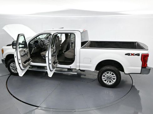 Used 2017 Ford F250 XLT AWD/4WD image 39