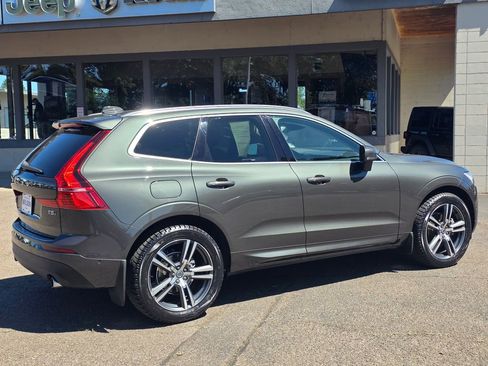 Used 2019 Volvo XC60 T5 Momentum w/ Multimedia Package AWD/4WD image 30