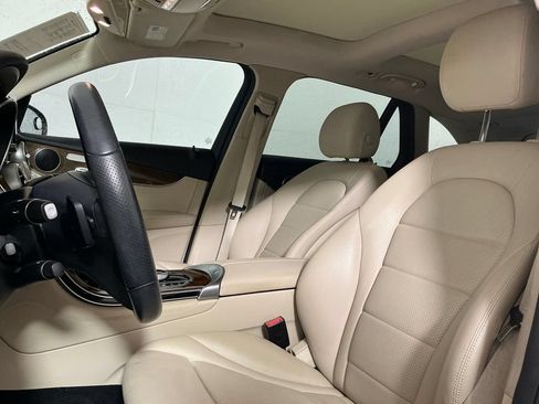 Used 2017 Mercedes-Benz GLC 300 image 21