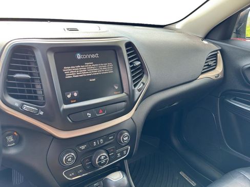Used 2015 Jeep Cherokee Limited AWD/4WD image 9