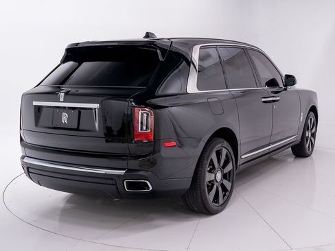 Certified 2022 Rolls-Royce Cullinan AWD/4WD image 5