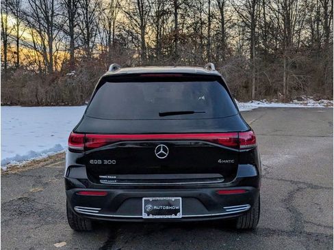 Used 2023 Mercedes-Benz EQB 300 4MATIC image 6