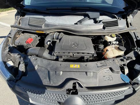Used 2021 Mercedes-Benz Metris Passenger image 32
