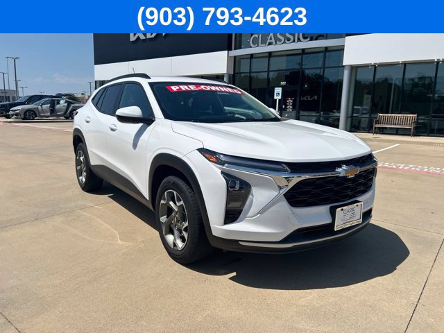 Used 2024 Chevrolet Trax LT FWD image 1