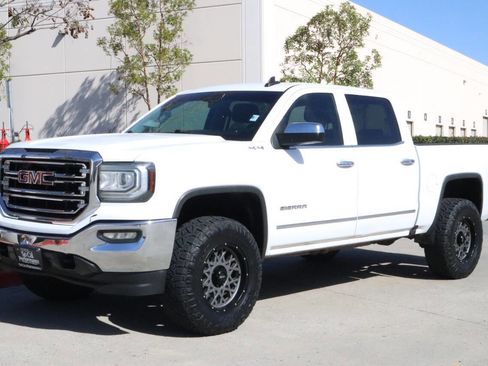 Used 2017 GMC Sierra 1500 SLT image 2