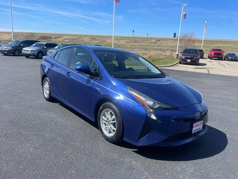 Used 2018 Toyota Prius Two w/ Prius Two Safety Plus Package image 2