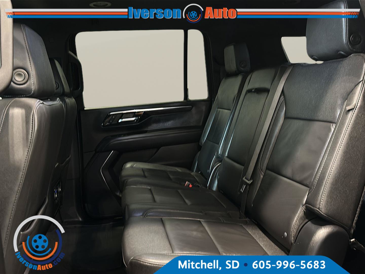 Used 2025 Chevrolet Suburban LT AWD/4WD image 25