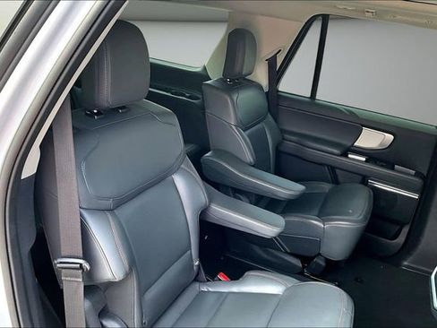 Used 2025 Ford Expedition Active AWD/4WD image 25