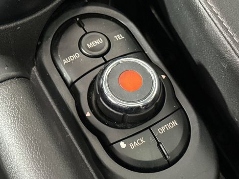 Used 2017 MINI Cooper 4-Door Hardtop FWD image 17