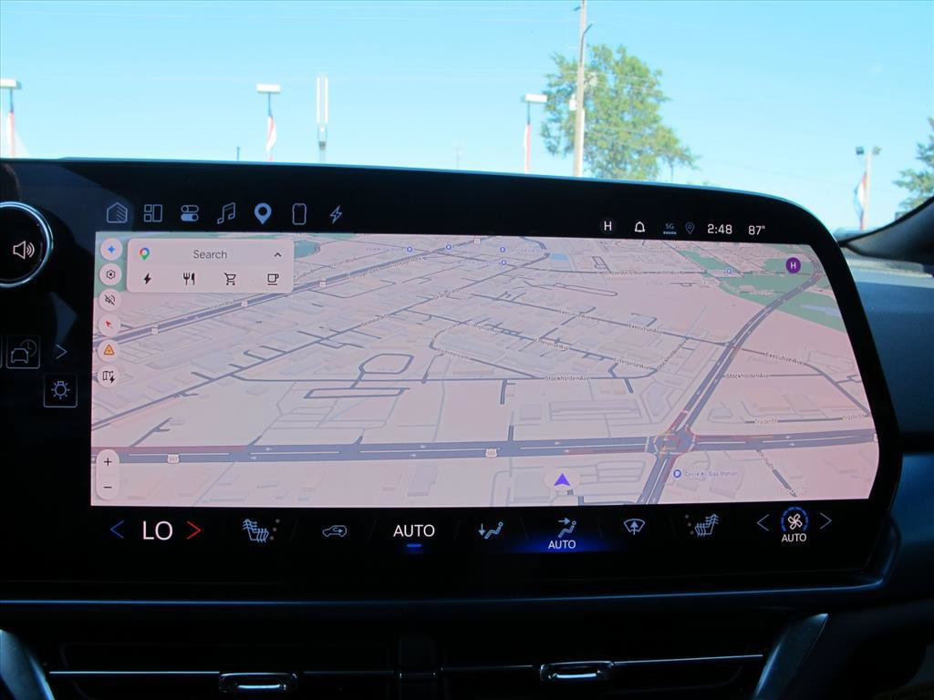 Used 2024 Chevrolet Equinox EV LT FWD image 10