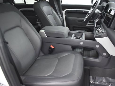Used 2023 Land Rover Defender 130 X-Dynamic SE AWD/4WD image 34