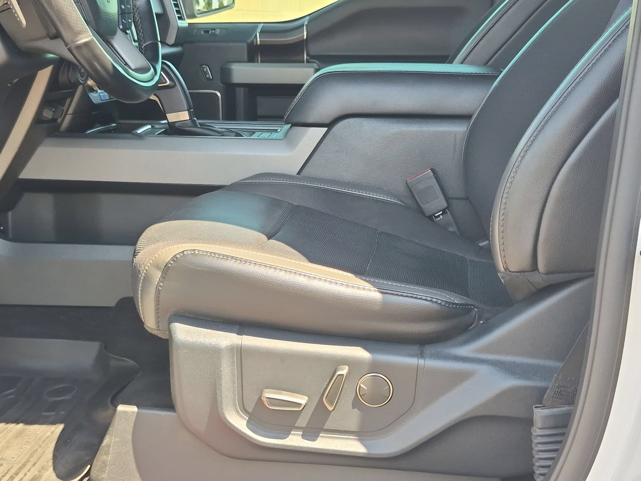Used 2020 Ford F150 Raptor w/ Equipment Group 802A Luxury AWD/4WD image 21
