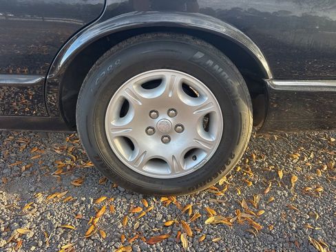 Used 2003 Jaguar XJ8 image 12