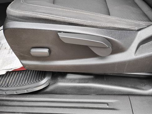 Used 2021 Chevrolet Colorado LT w/ Fleet Safety Package image 13